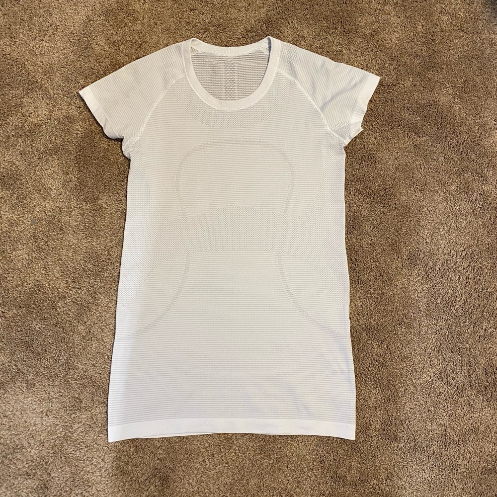 Lululemon Swiftly Tech Short Sleeve